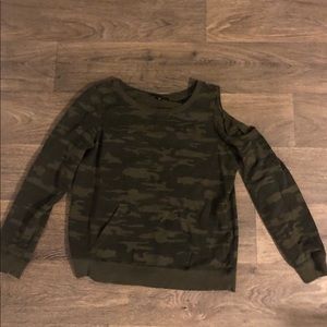 Splendid Camo sweatshirt with cut out shoulder